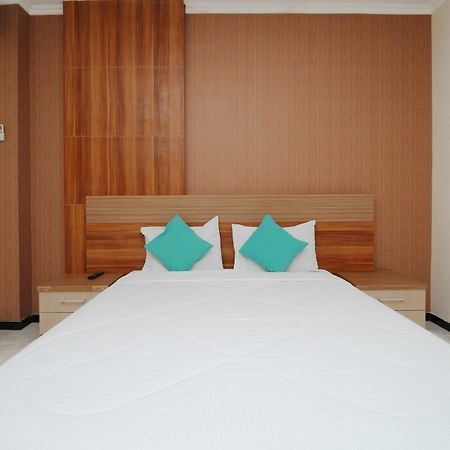 Hotel Myzone Homtel Semarang Exterior foto